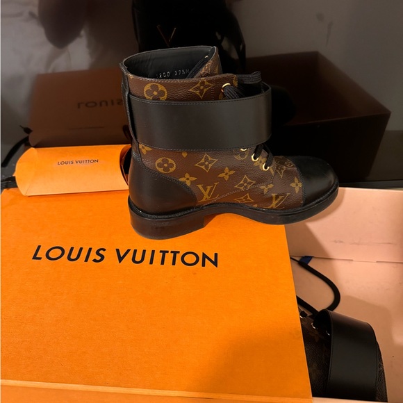 Louis Vuitton Monogram Wonderland Twist Flat Ranger Combat Boots - Picture 4 of 14